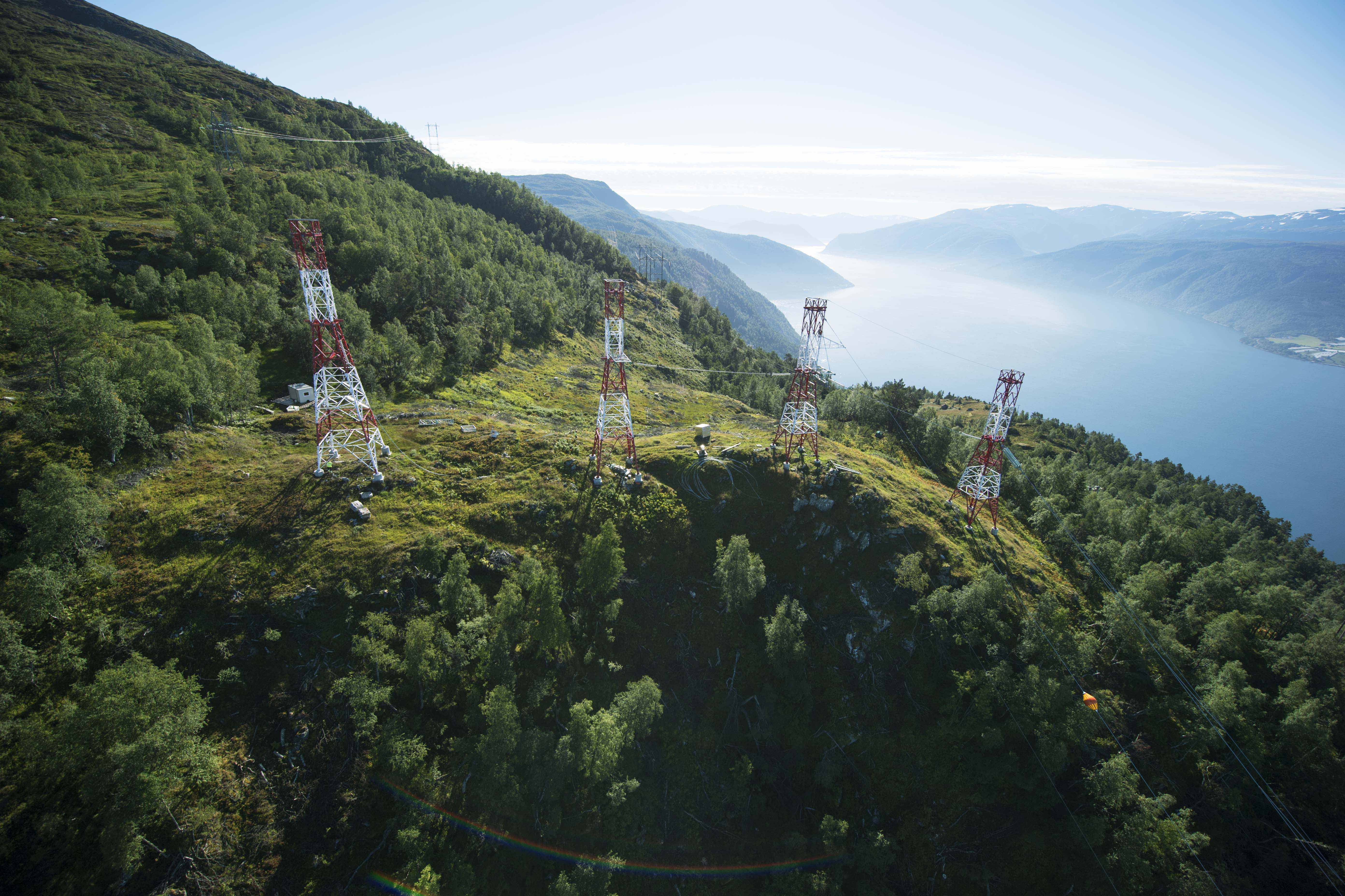 Construction of a new fjord span over the Fjærlandsjorden in summer 2016. Project Ørskog Sogndal